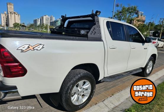 Camionetas - Toyota 2020 Hilux 2020 AT srv 2020 Diesel 100000Km - En Venta