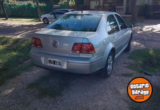 Autos - Volkswagen Bora 2012 Nafta 200000Km - En Venta