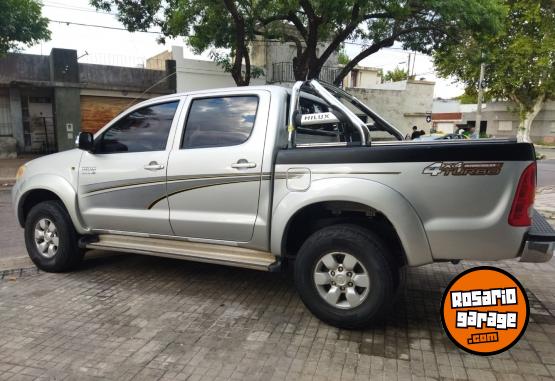 Camionetas - Toyota HILUX SRV 3.0 4X4 2005 Diesel 300000Km - En Venta