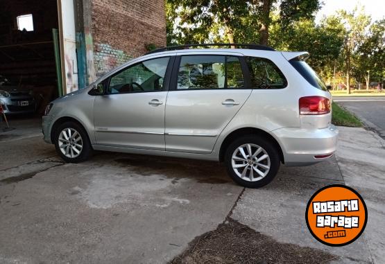 Autos - Volkswagen Suran 2015 Nafta 88000Km - En Venta