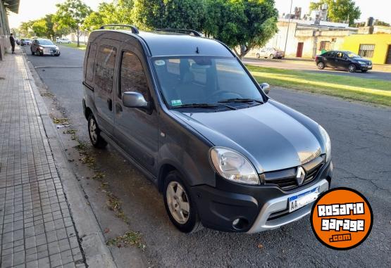 Utilitarios - Renault Kangoo stepway 2016 GNC 120000Km - En Venta