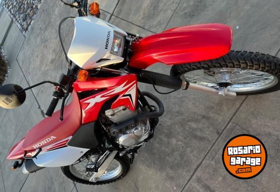 Motos - Honda Xr Tornado 250 2022 Nafta 2700Km - En Venta