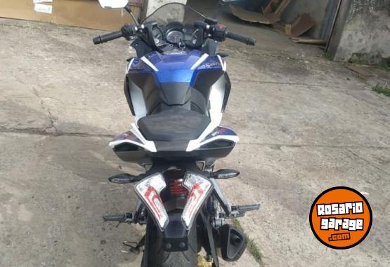 Motos - Bajaj Rouser RS 200 2017 Nafta 12000Km - En Venta