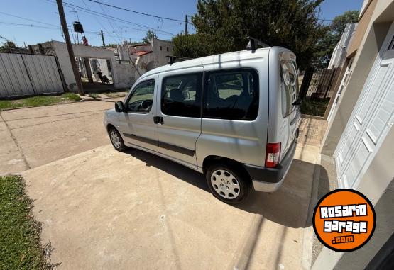 Utilitarios - Peugeot Partner Patagonica 2010 Nafta 95000Km - En Venta