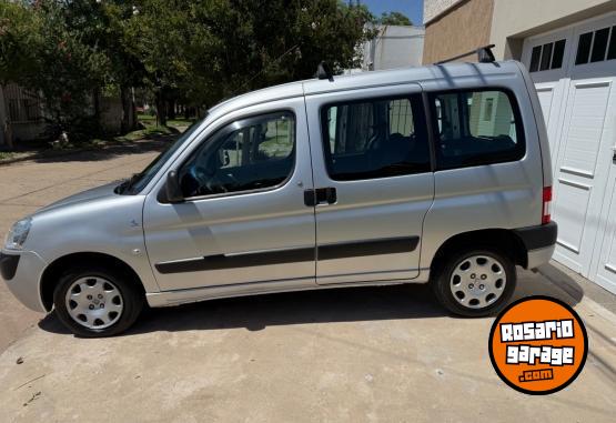 Utilitarios - Peugeot Partner Patagonica 2010 Nafta 95000Km - En Venta