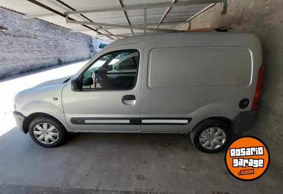 Utilitarios - Renault Kangoo 2016 GNC 142000Km - En Venta