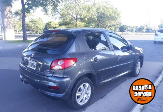 Autos - Peugeot 207 2013 Nafta 92000Km - En Venta