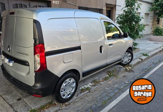 Utilitarios - Renault Kangoo 2020 Nafta 109000Km - En Venta