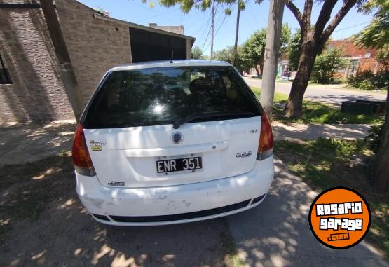 Autos - Fiat Palio 1.8 2004 GNC 276000Km - En Venta