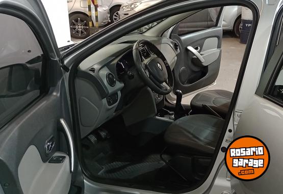 Autos - Renault LOGAN PRIVILEGE 2015 Nafta 48300Km - En Venta