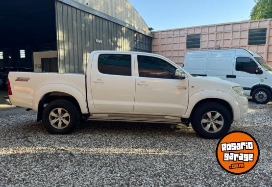 Camionetas - Toyota Hilux SRV 4x2 2009 Diesel 300000Km - En Venta