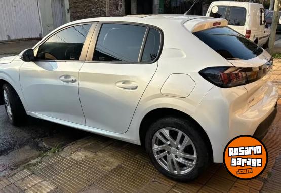 Autos - Peugeot 208 2023 Nafta 19000Km - En Venta