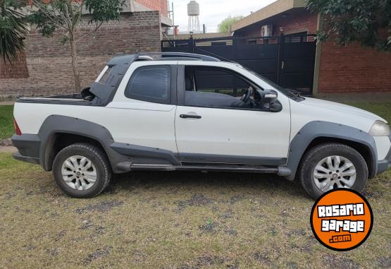 Camionetas - Fiat Strada adventure 2013 GNC 217000Km - En Venta