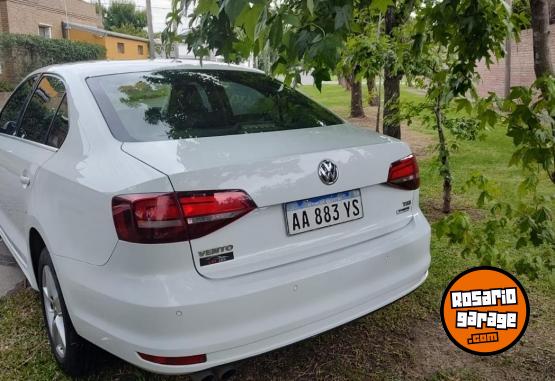 Autos - Volkswagen Vento 2017 Nafta 142000Km - En Venta