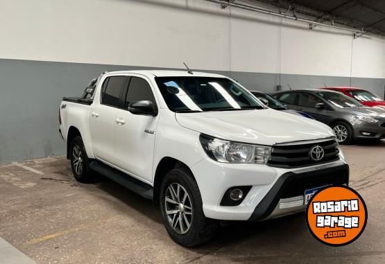 Camionetas - Toyota Hilux Sr 2018 Nafta 140000Km - En Venta