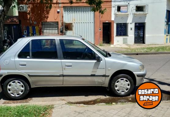 Autos - Peugeot 106 2000 Nafta 160000Km - En Venta