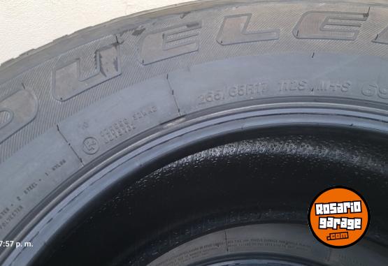 Accesorios para Autos - Vendo 4 cubiertas bridgestone para hilux - En Venta