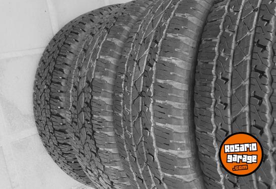 Accesorios para Autos - Vendo 4 cubiertas bridgestone para hilux - En Venta