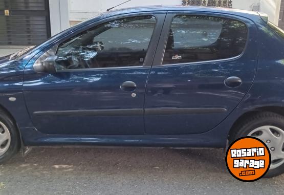 Autos - Peugeot 206 2001 Nafta 181000Km - En Venta