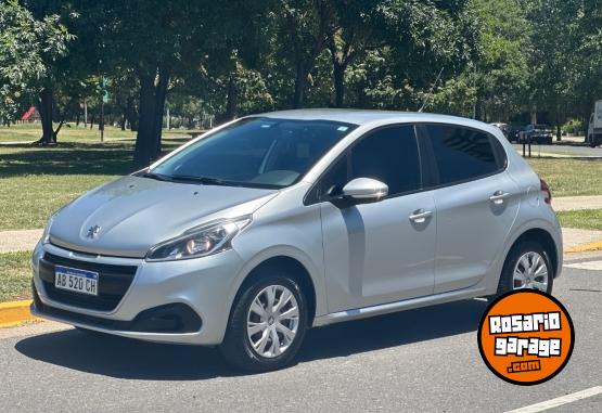 Autos - Peugeot 208 2017 Nafta 76000Km - En Venta