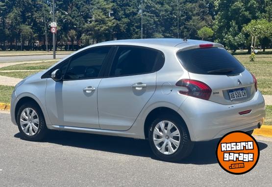 Autos - Peugeot 208 2017 Nafta 76000Km - En Venta