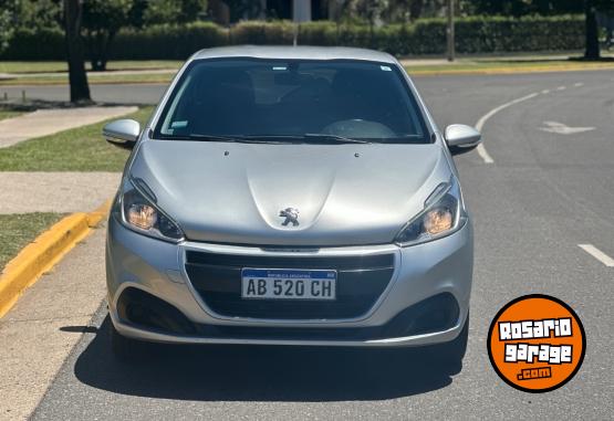 Autos - Peugeot 208 2017 Nafta 76000Km - En Venta