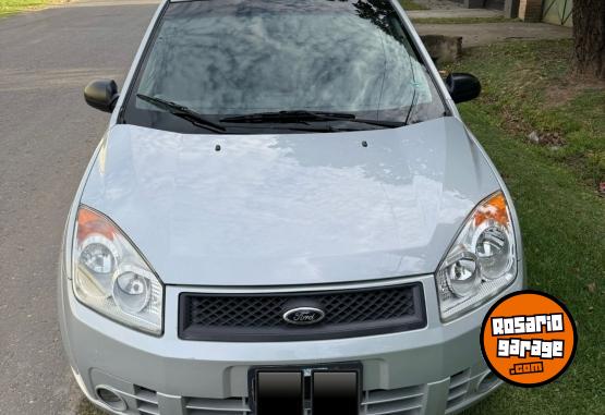 Autos - Ford Fiesta Ambiente 2010 Nafta 83000Km - En Venta