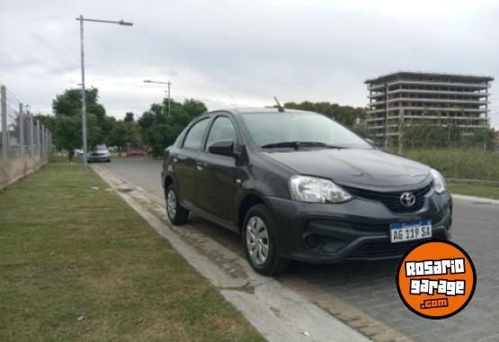 Autos - Toyota etios 2023 Nafta 9000Km - En Venta