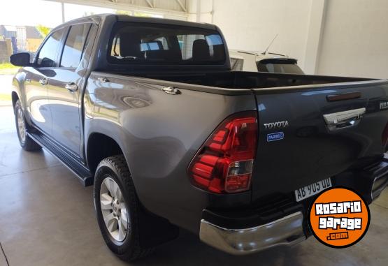 Camionetas - Toyota HILUX SR DC 4X2 2017 Diesel 106600Km - En Venta