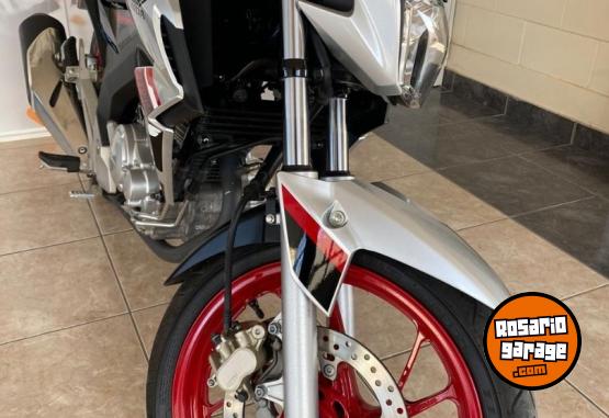 Motos - Honda TWISTER 250CC 2022 Nafta 6880Km - En Venta