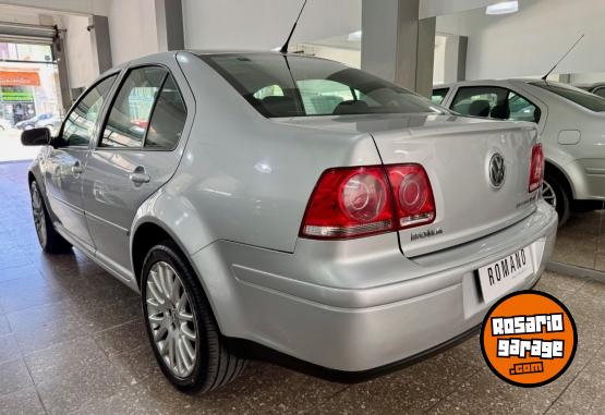 Autos - Volkswagen Bora Highline 1.8T 2011 Nafta 99000Km - En Venta