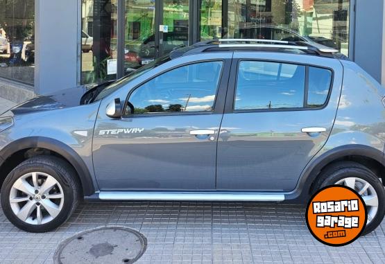 Autos - Renault SANDERO STEPWAY CONFORT 2012 GNC 180000Km - En Venta