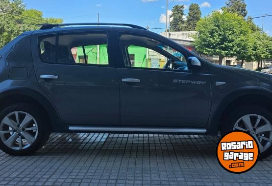 Autos - Renault SANDERO STEPWAY CONFORT 2012 GNC 180000Km - En Venta