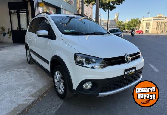 Autos - Volkswagen Suran Cross 2015 Nafta 89000Km - En Venta