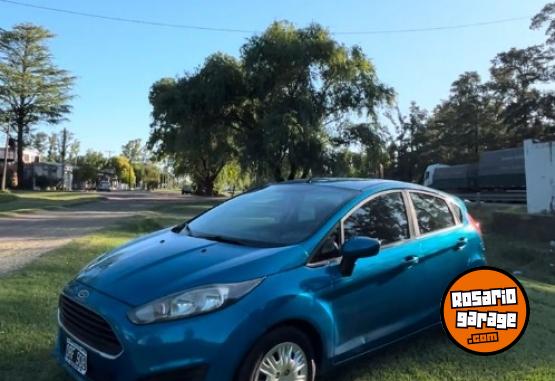 Autos - Ford Fiesta Kinetic 2015 Nafta 123000Km - En Venta