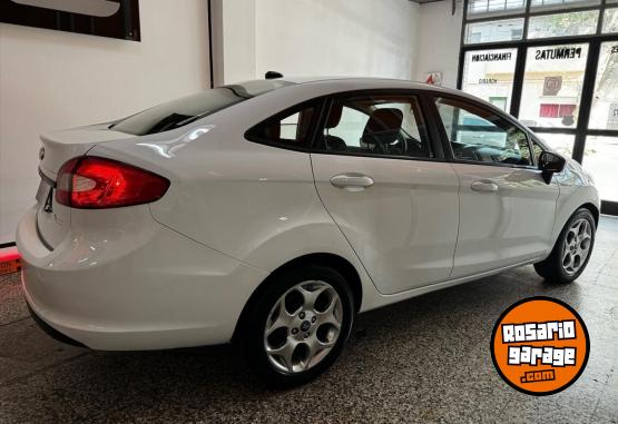 Autos - Ford Fiesta trend plus 2013 Nafta 142000Km - En Venta