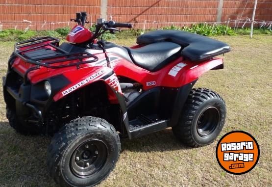 Cuatris y UTVs - Kawasaki Brute Force 300 2013  7500Km - En Venta