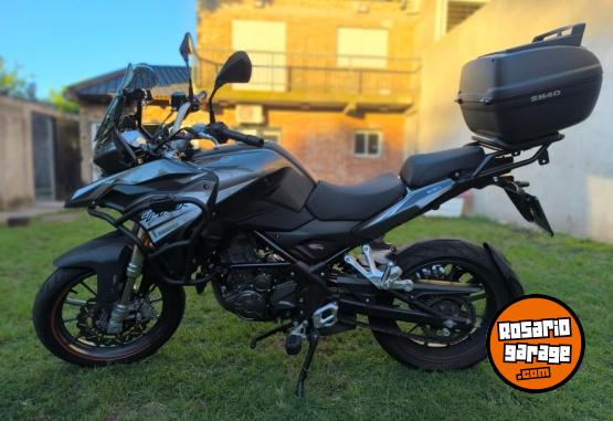 Motos - Benelli TRK 251 2023 Nafta 4200Km - En Venta