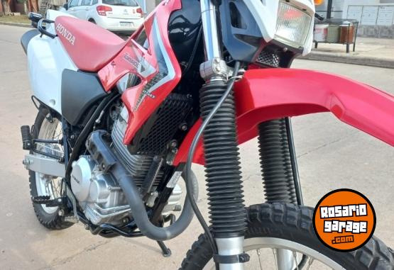 Motos - Honda Tornado 2014 Nafta 7500Km - En Venta