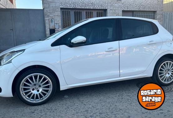 Autos - Peugeot 208 2018 Nafta 73000Km - En Venta