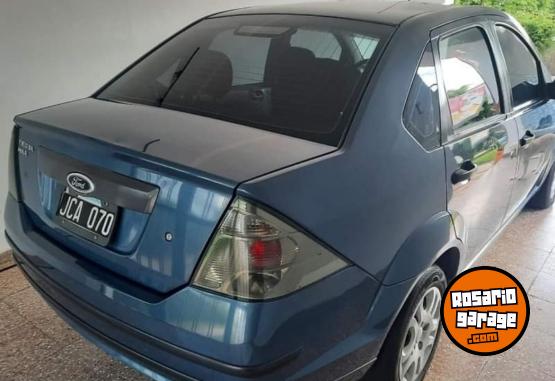 Autos - Ford Fiesta Max 2010 GNC 250000Km - En Venta