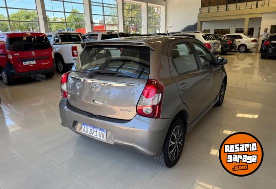 Autos - Toyota Etios 2019 Nafta 54000Km - En Venta