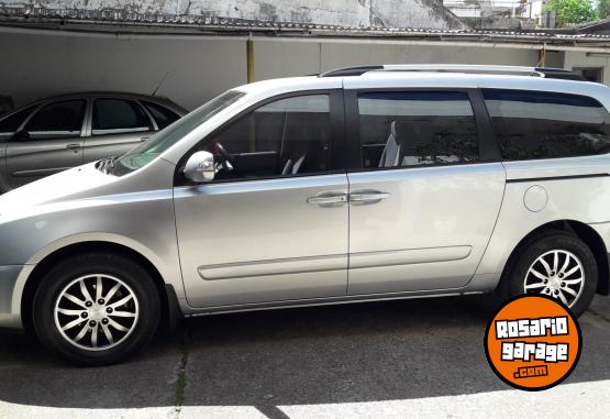 Camionetas - Kia Kia Carnival 2.9 CRDI 2010 Diesel 140000Km - En Venta