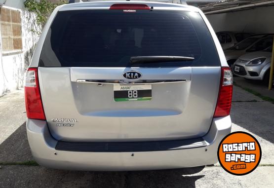 Camionetas - Kia Kia Carnival 2.9 CRDI 2010 Diesel 140000Km - En Venta