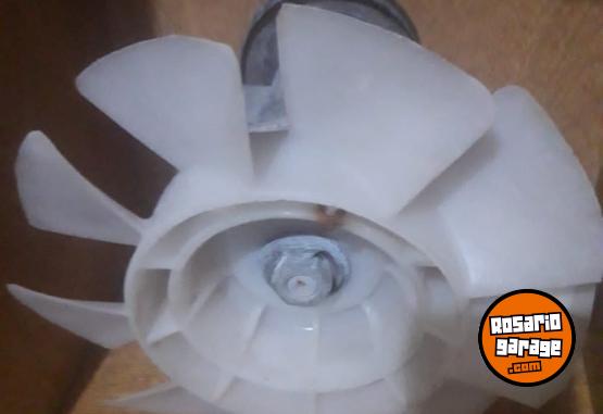 Accesorios para Autos - BOMBA DE AGUA DE FIAT 600 CON VENTILADOR - En Venta