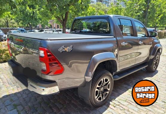 Camionetas - Toyota Hilux 4x4 DC SRX 2.8 TDI 2024 Diesel 4156Km - En Venta