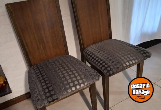 Hogar - Mesa de wengue macizo con cuatro sillas - En Venta