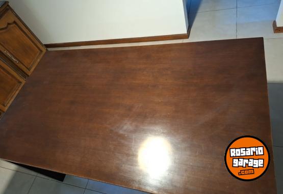 Hogar - Mesa de wengue macizo con cuatro sillas - En Venta