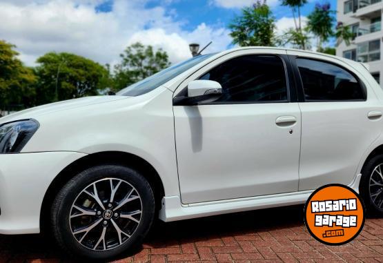 Autos - Toyota ETIOS XLS 5P AT 2018 Nafta 42000Km - En Venta