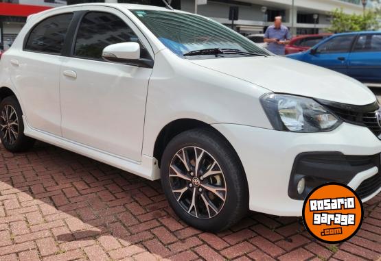 Autos - Toyota ETIOS XLS 5P AT 2018 Nafta 42000Km - En Venta